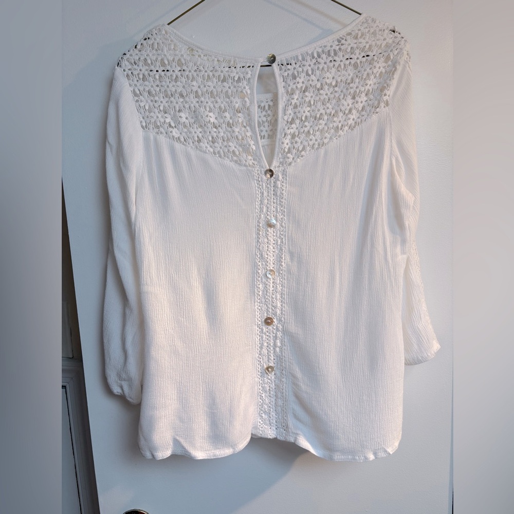 Solitaire Sz M White Boho crochet top. Crotchet is cotton and the rest rayon. - Picture 4 of 4